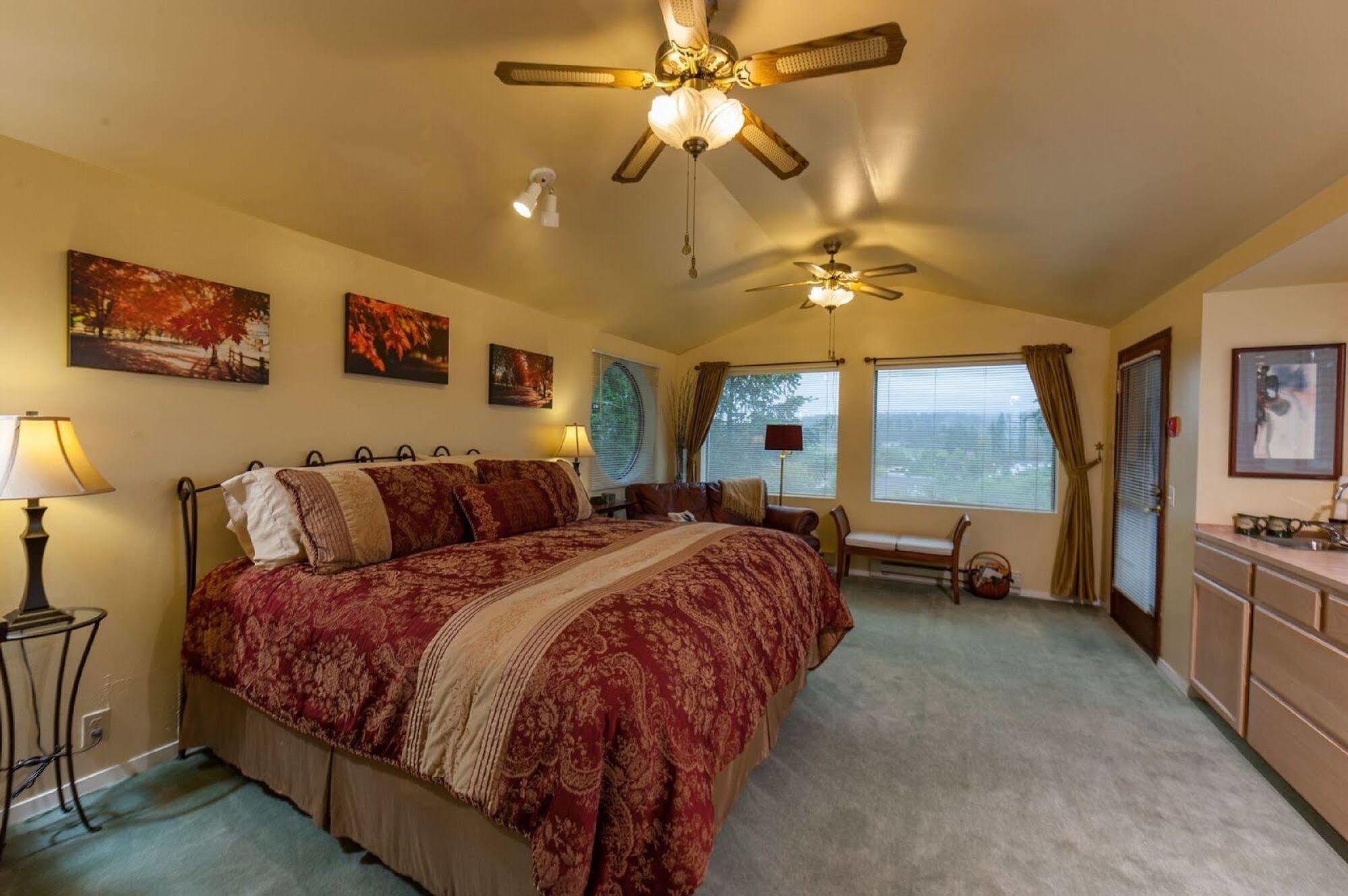 Hillside House Bed And Breakfast Friday Harbor Dış mekan fotoğraf