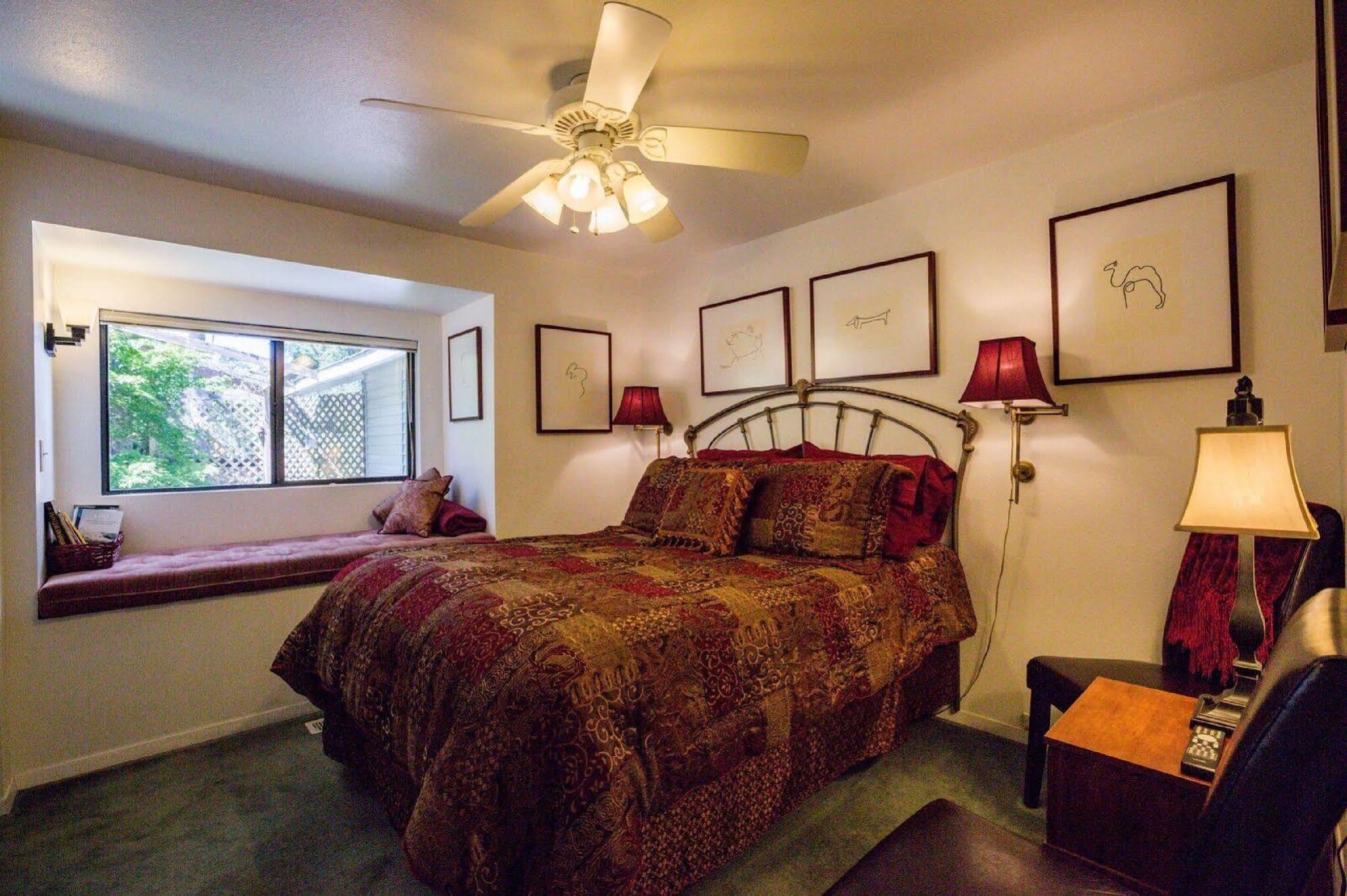 Hillside House Bed And Breakfast Friday Harbor Dış mekan fotoğraf